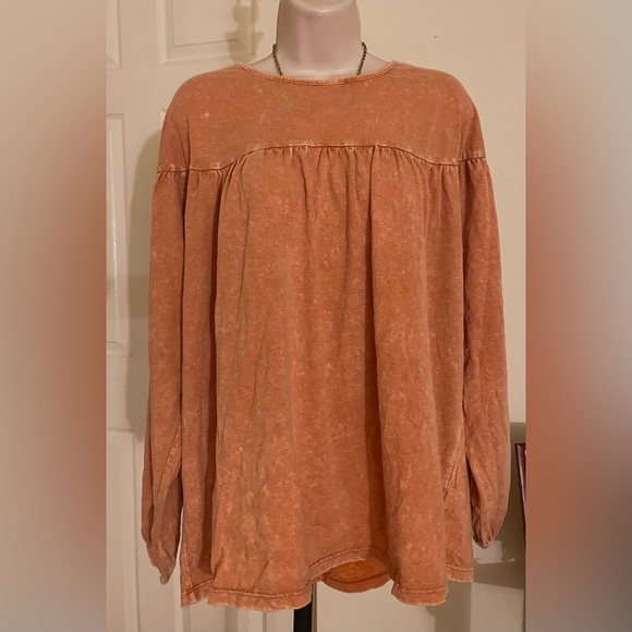 Easel Mineral Wash Baby Doll Long Sleeve Top in Color Coral Sizes Small & M NWT - Picture 3 of 15